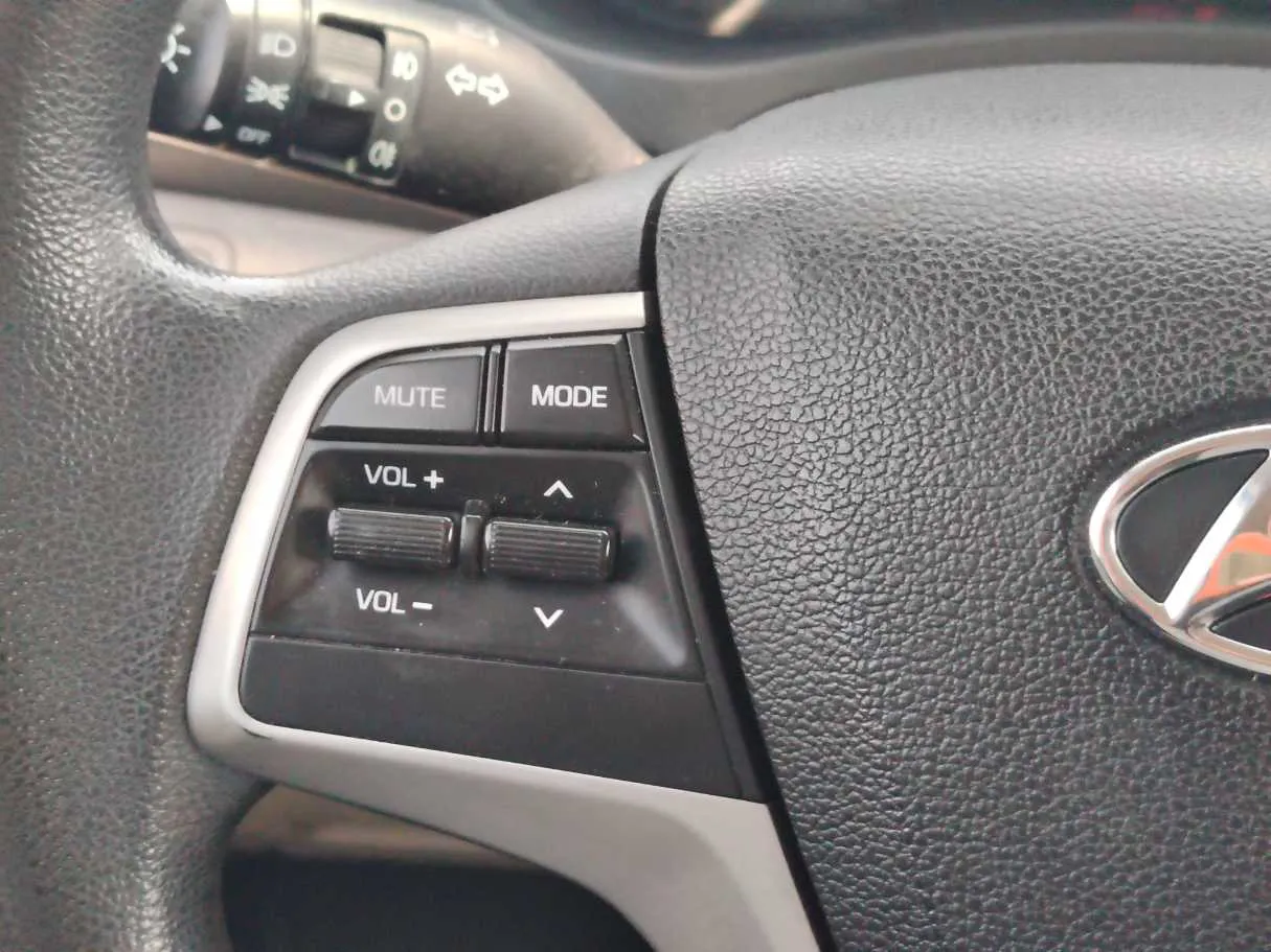 Car image 27