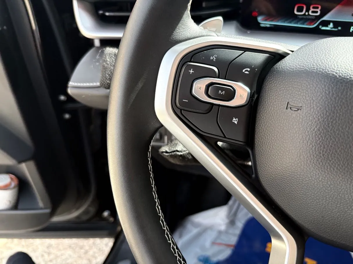 Car image 32