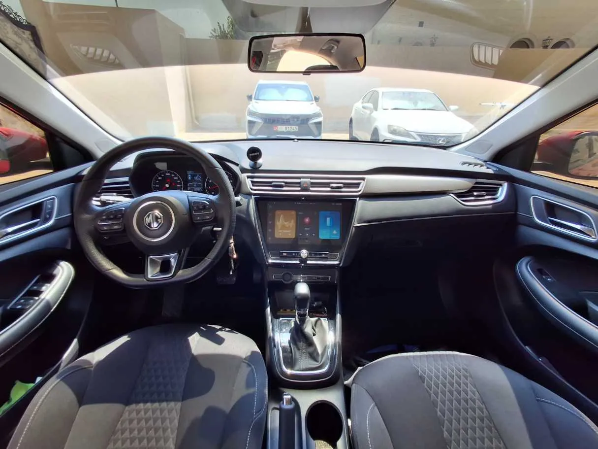 Car image 15