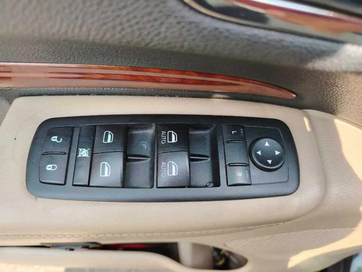 Car image 44