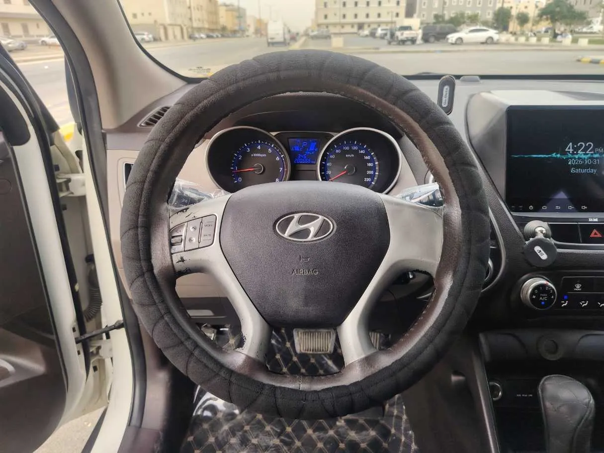 Car image 22