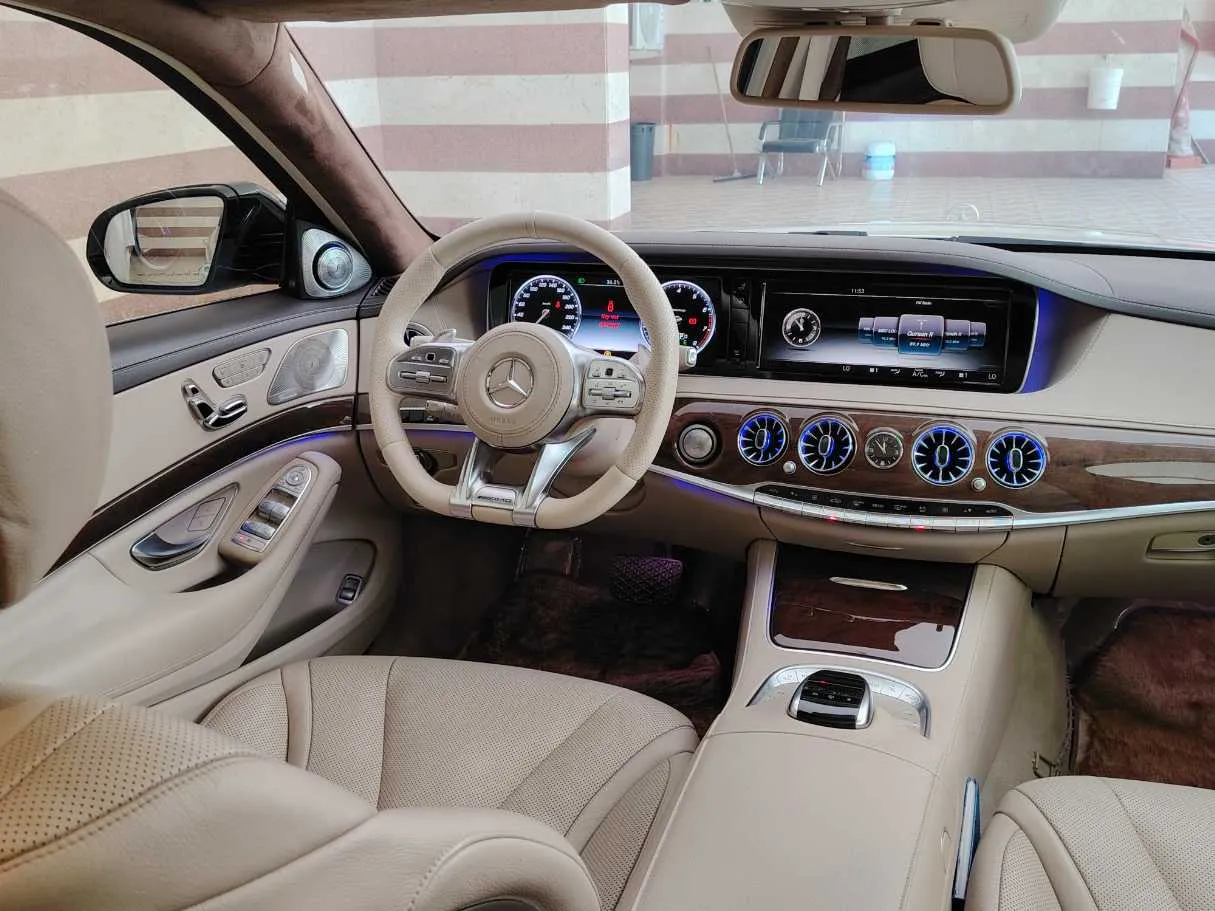 Car image 20