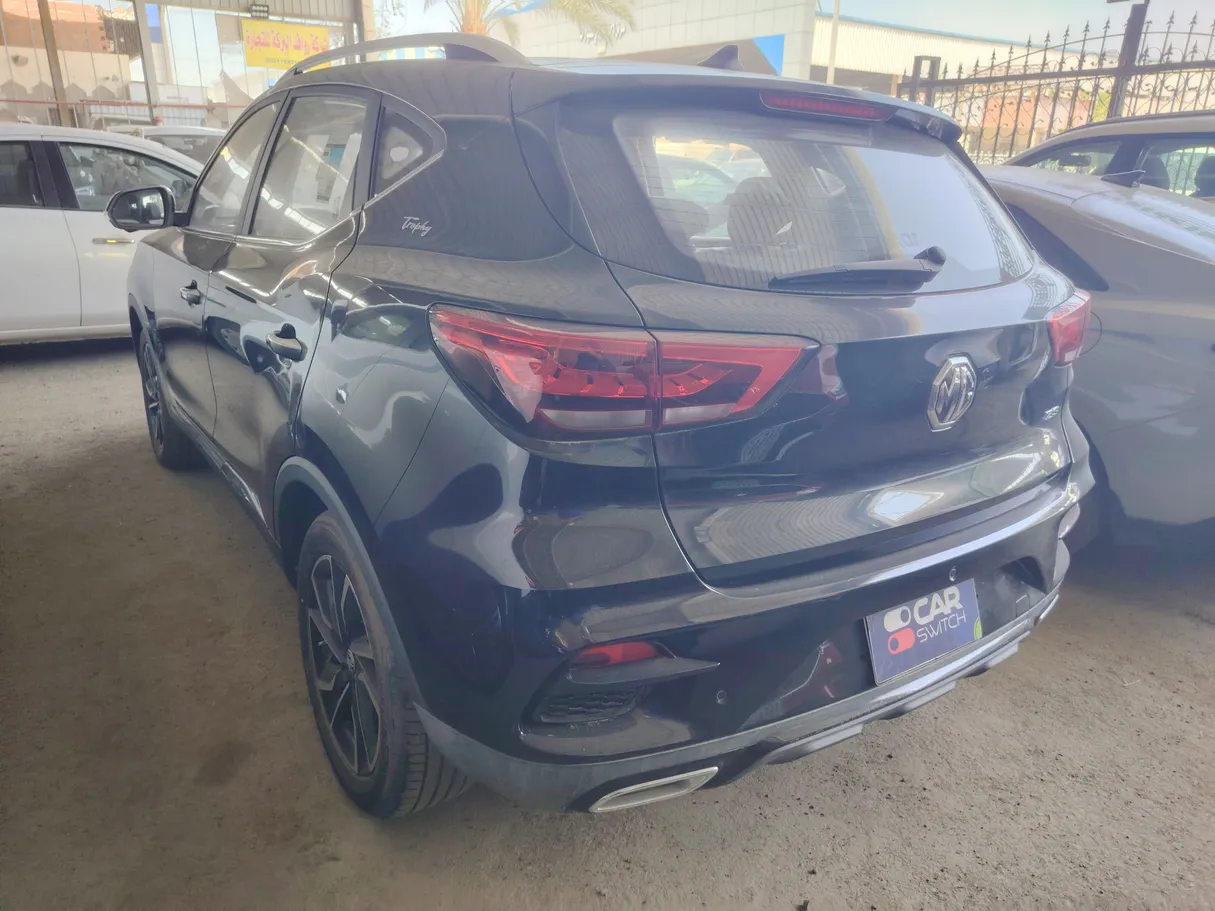 Car image 7