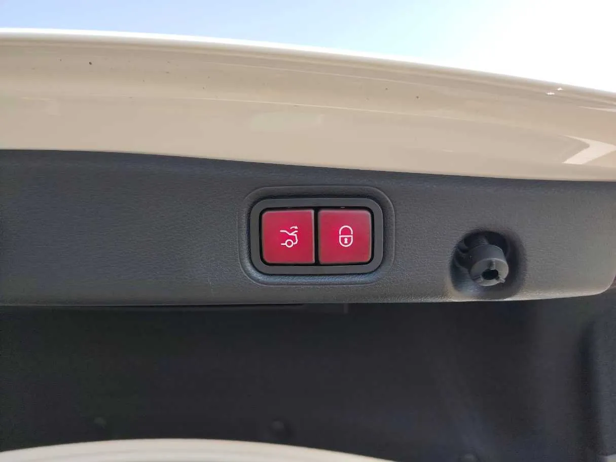 Car image 31