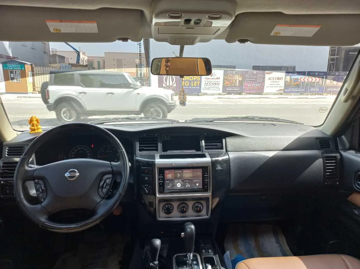 Car image 15