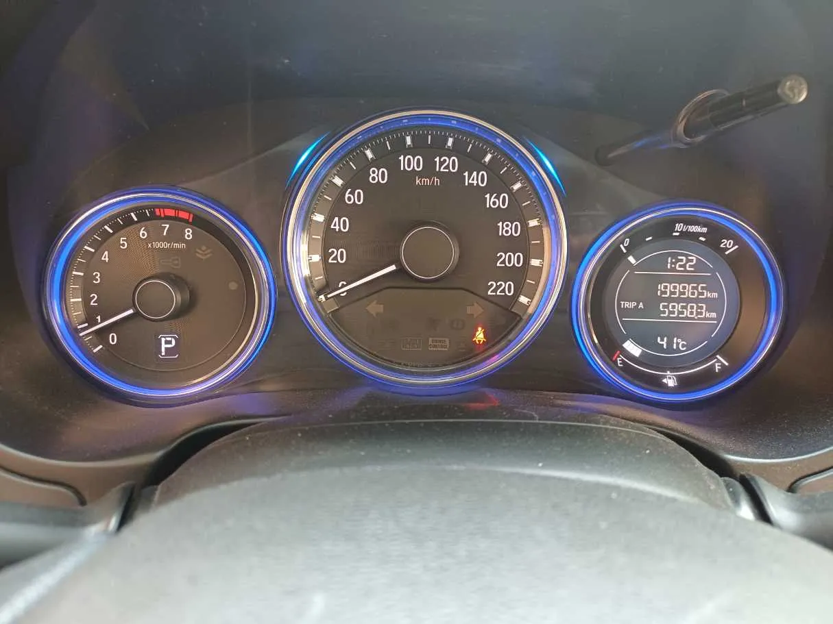 Car image 19