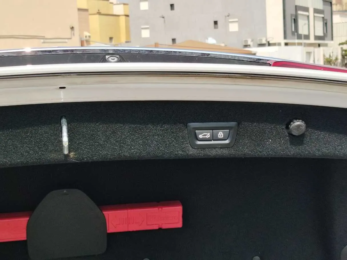 Car image 29