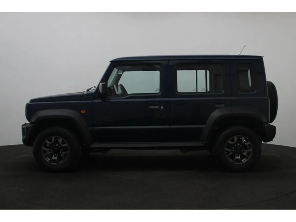 Car image 3