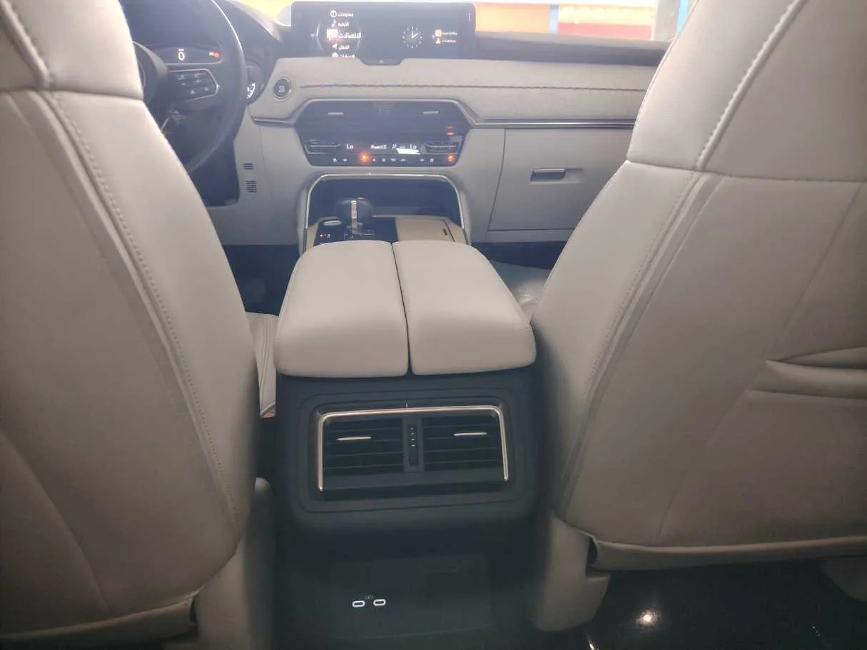 Car image 32
