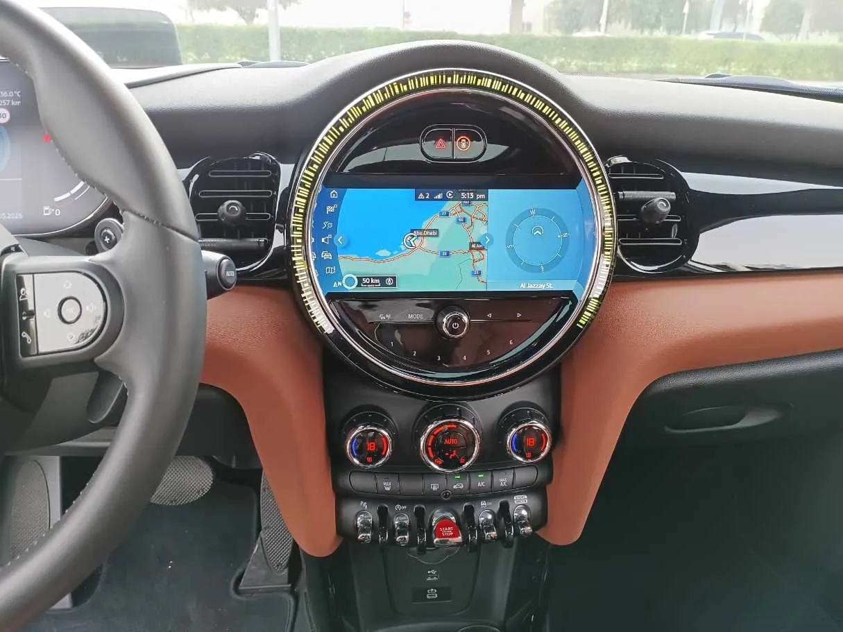 Car image 16