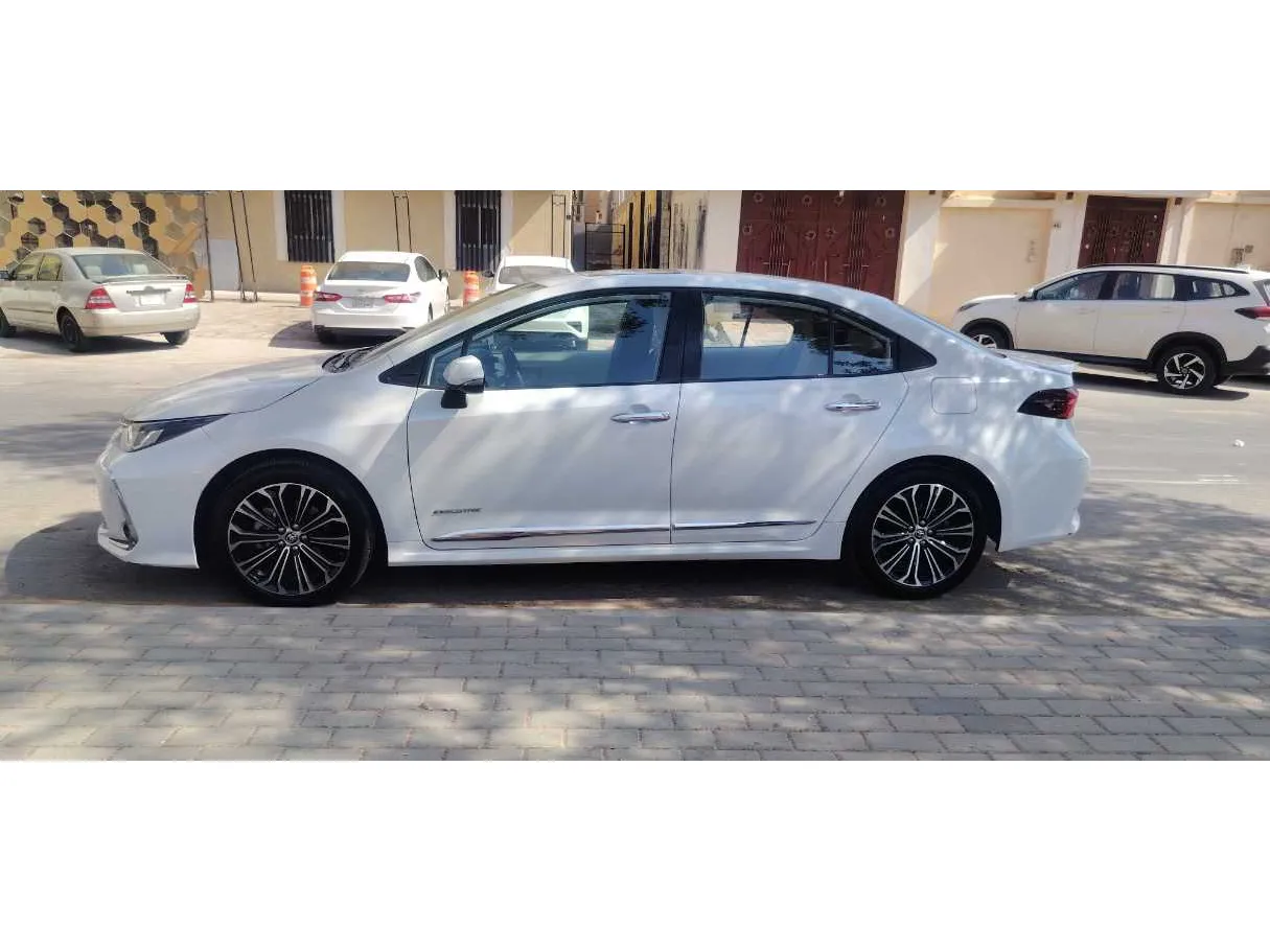 Car image 8