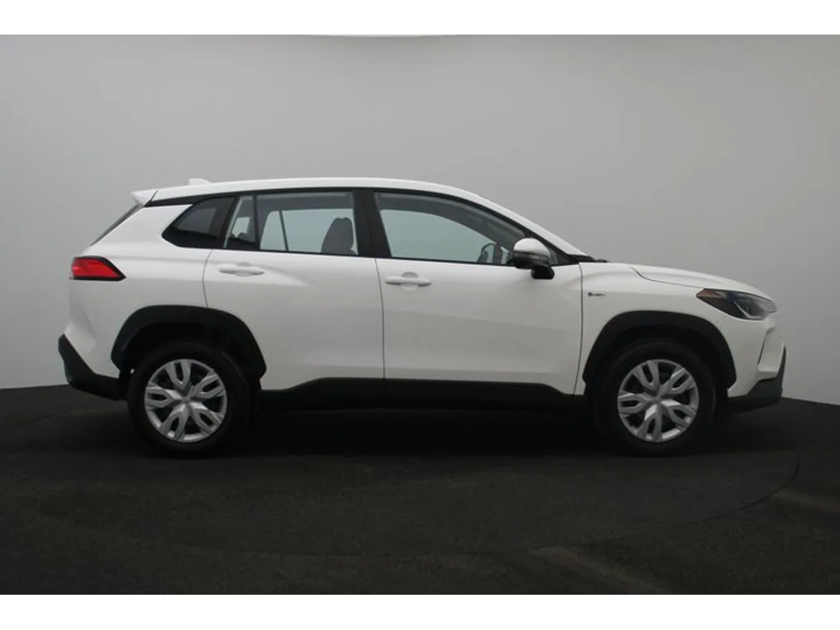 Car image 13