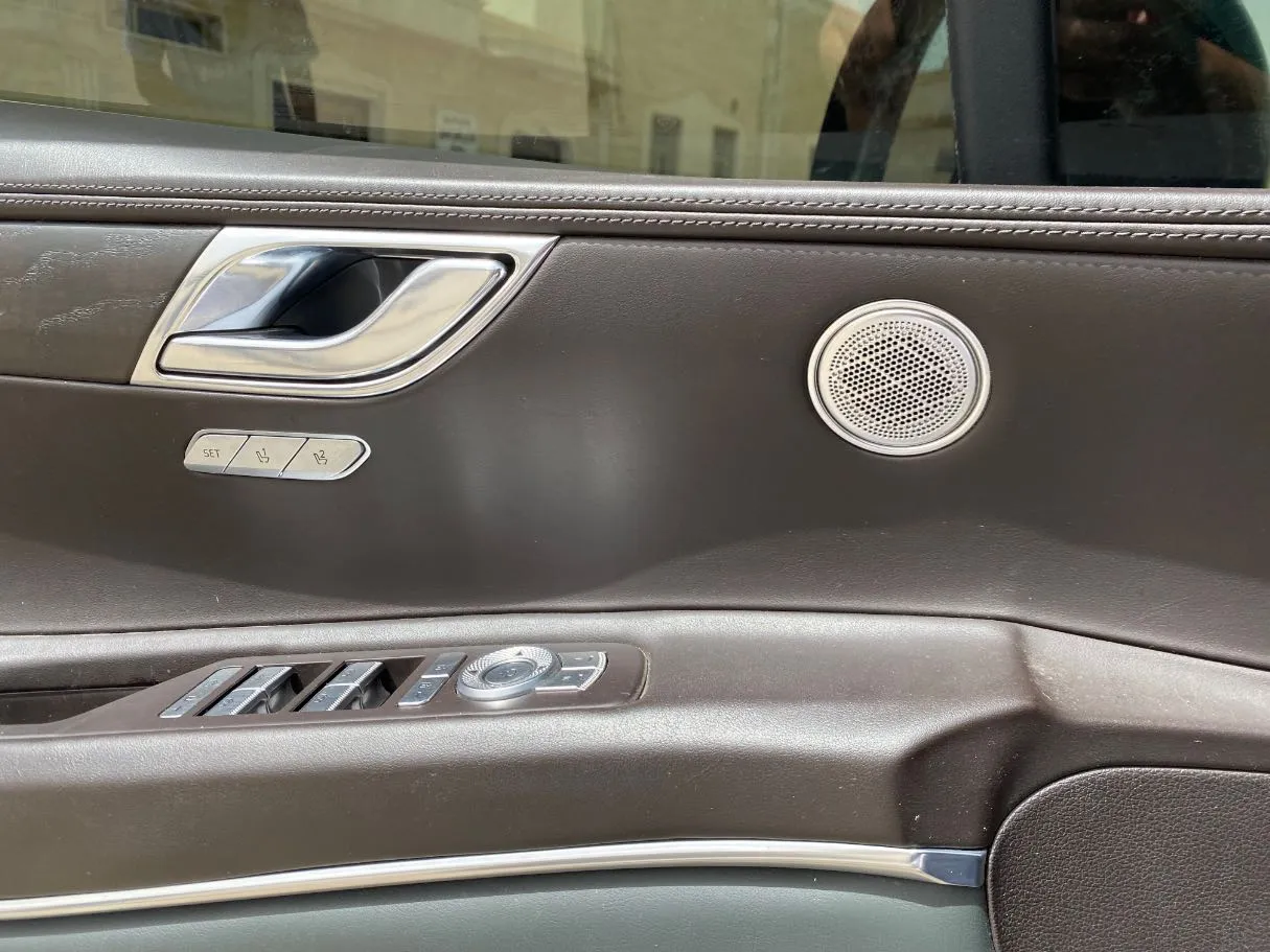 Car image 28