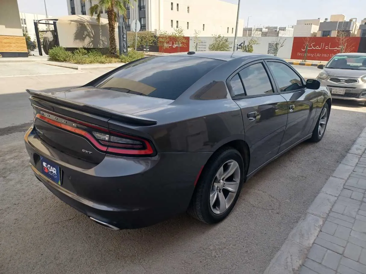 Car image 5