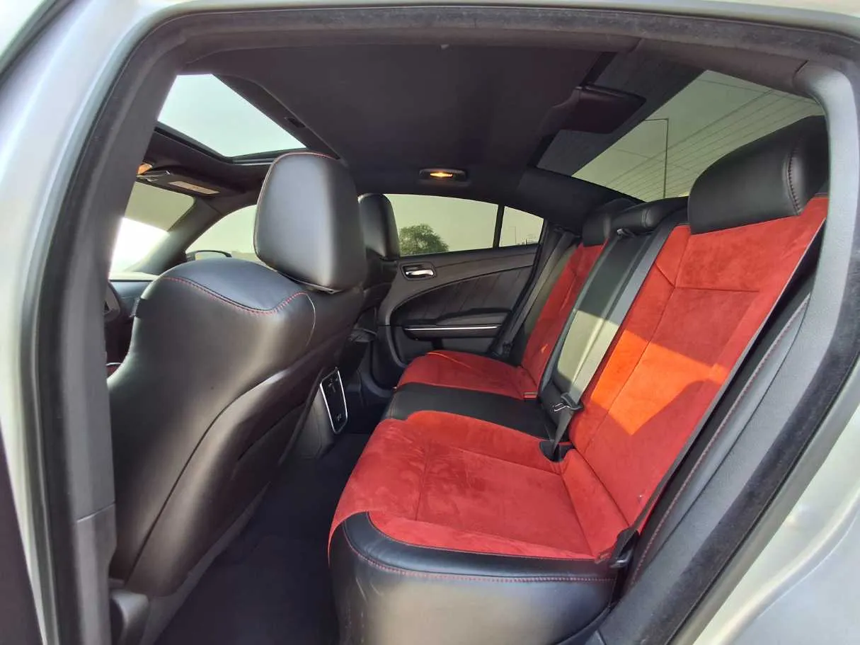 Car image 13