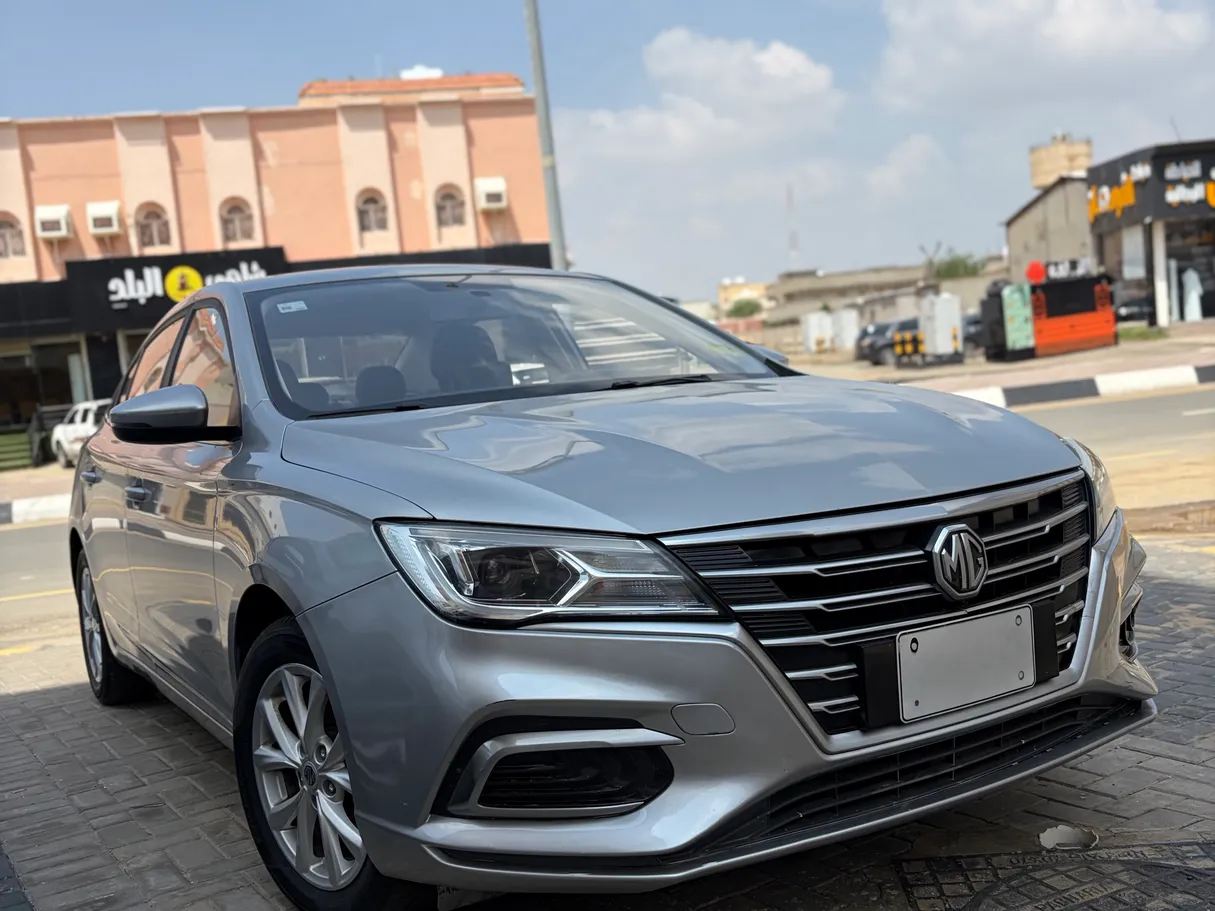 Car image 7