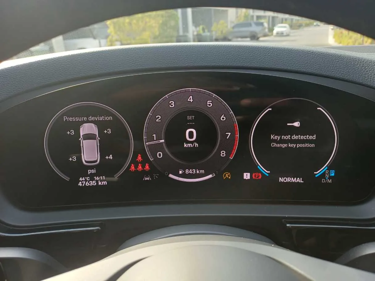 Car image 18