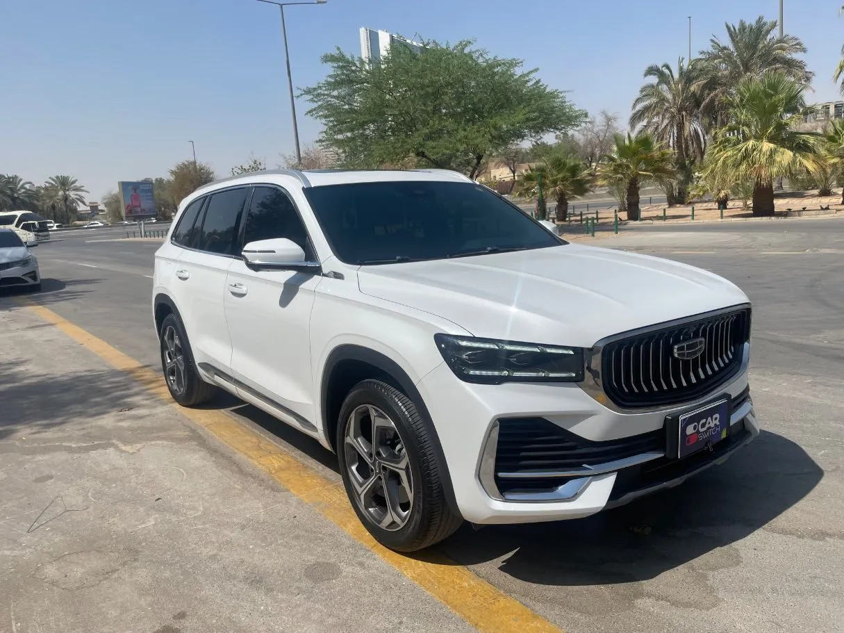 Car image 3
