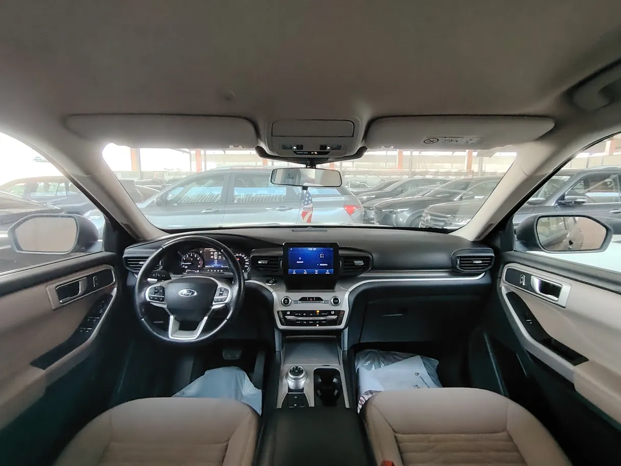 Car image 21