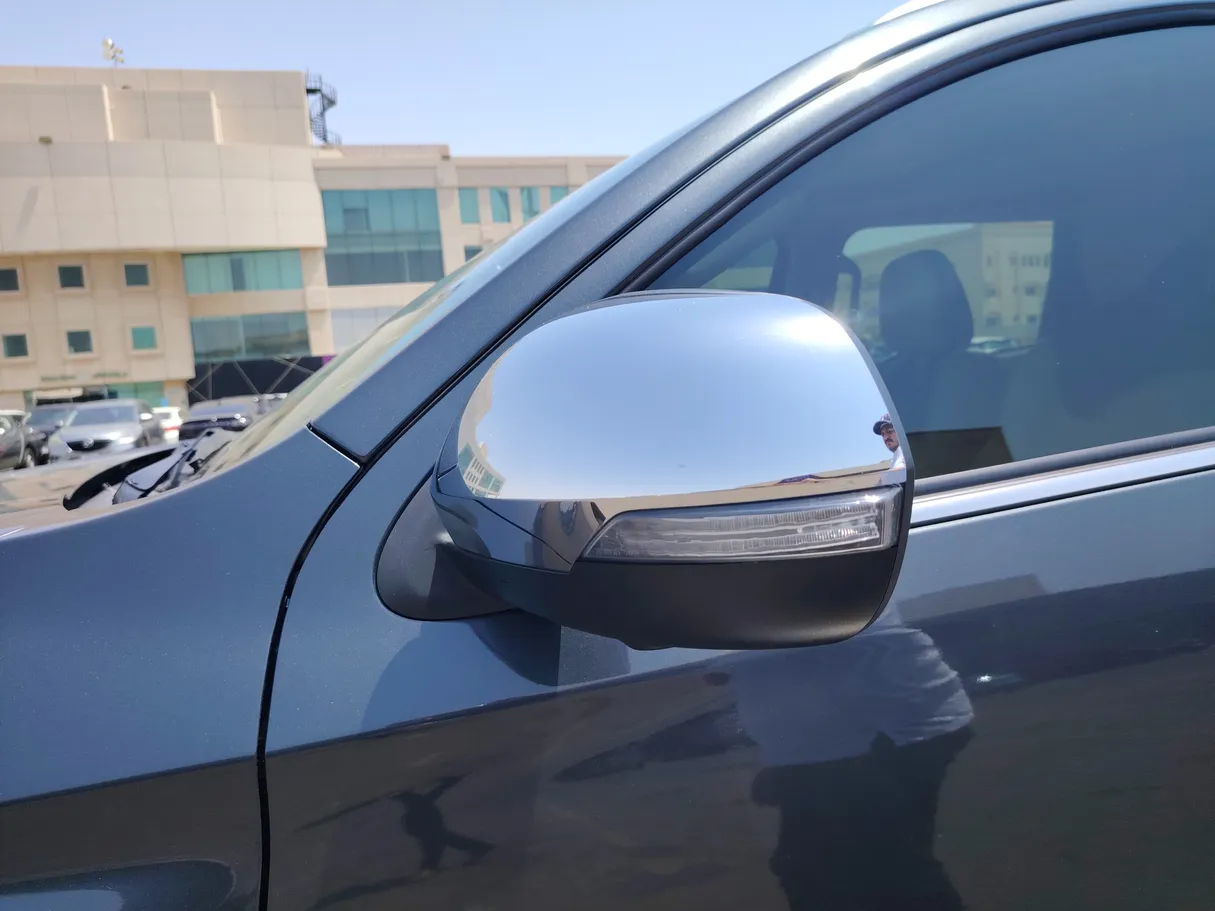 Car image 32