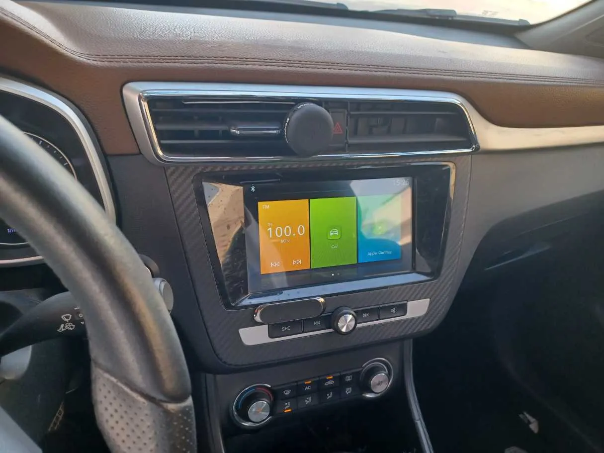 Car image 17