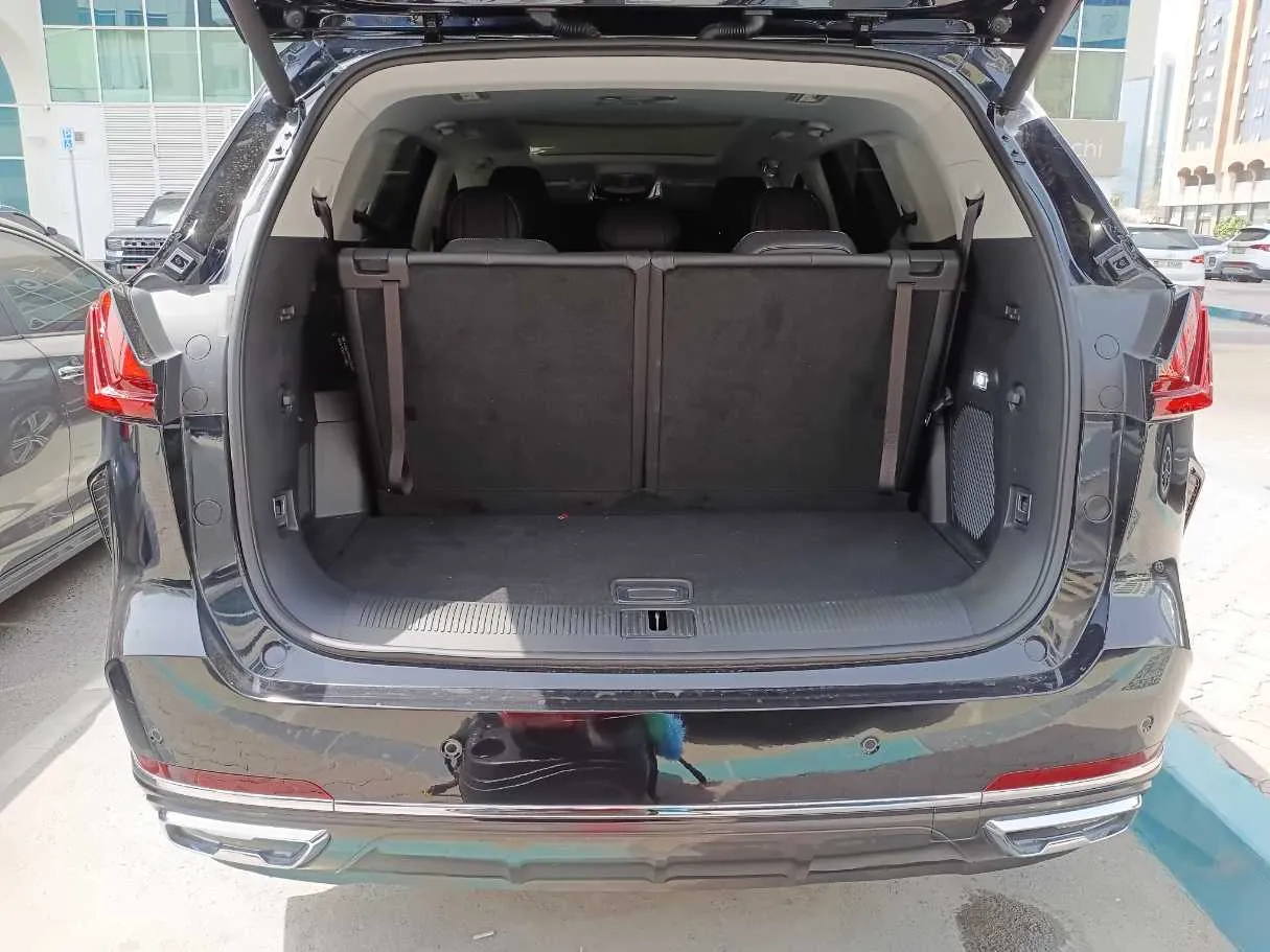 Car image 27
