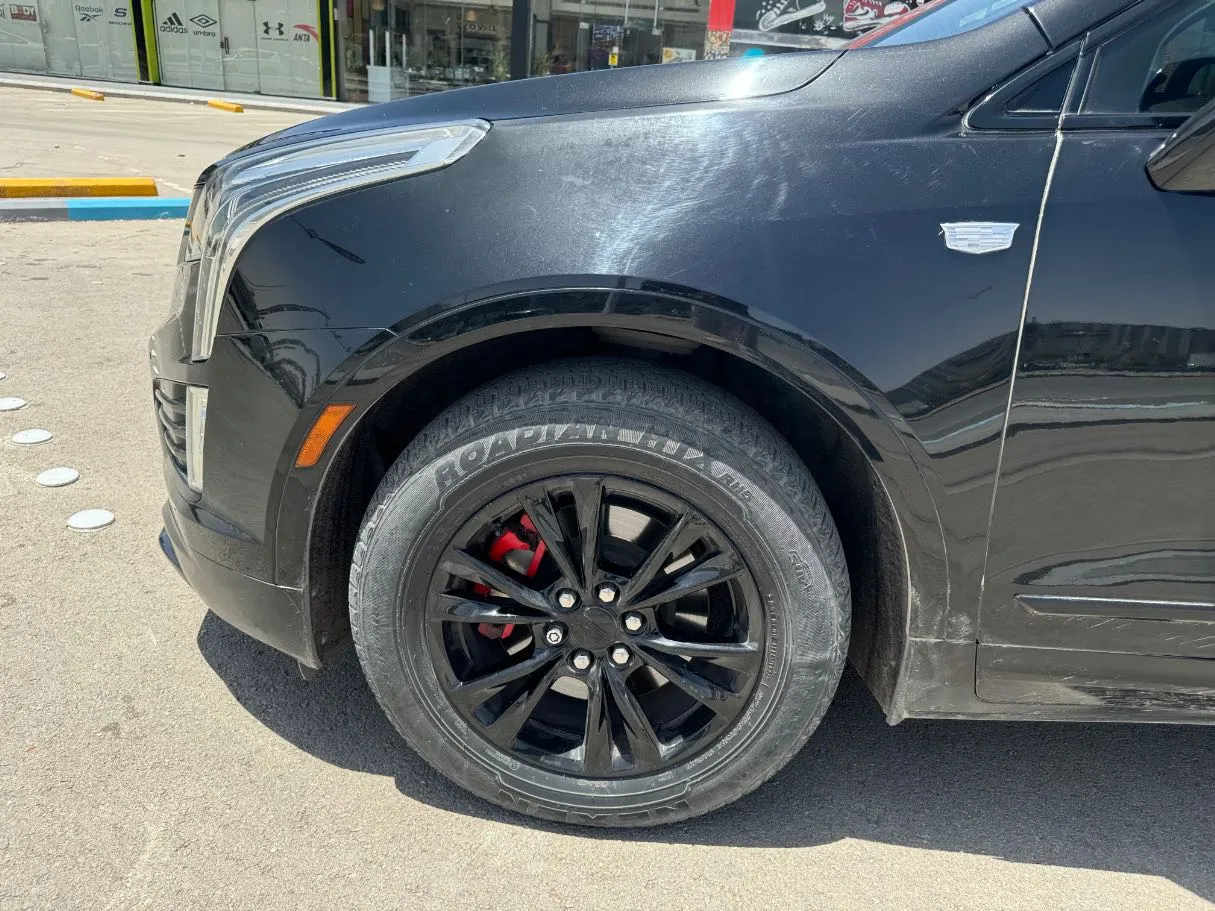 Car image 9