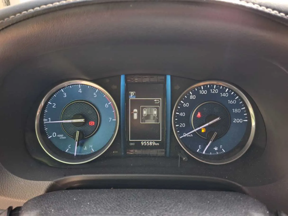 Car image 18