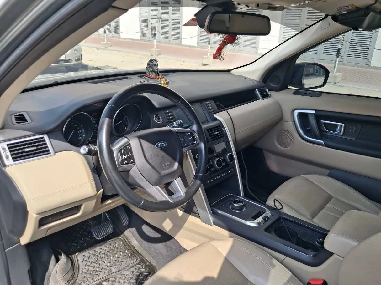Car image 11