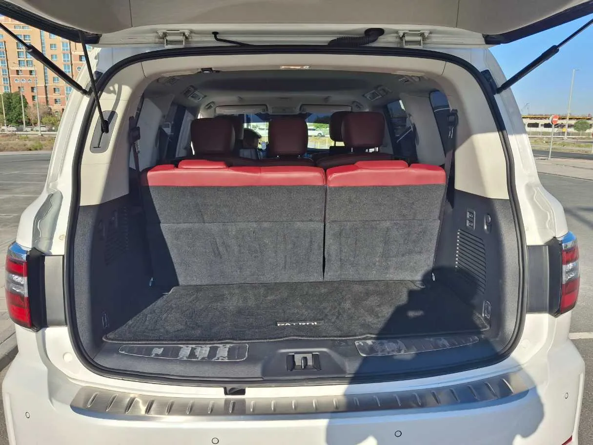 Car image 19