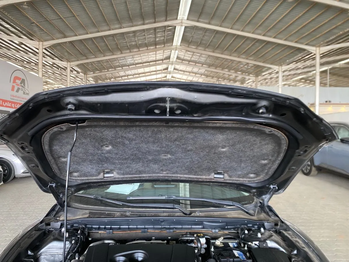 Car image 26