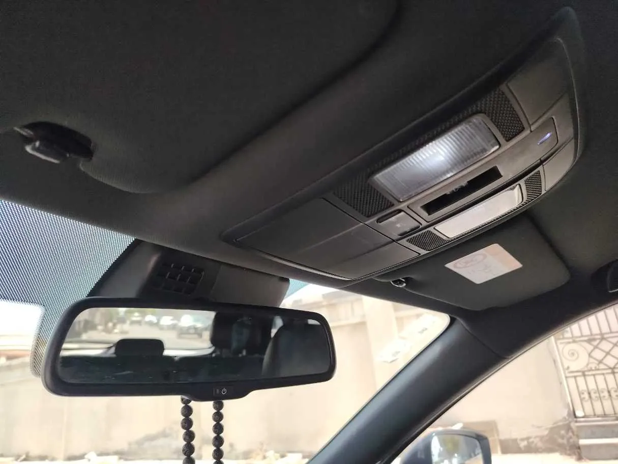 Car image 43
