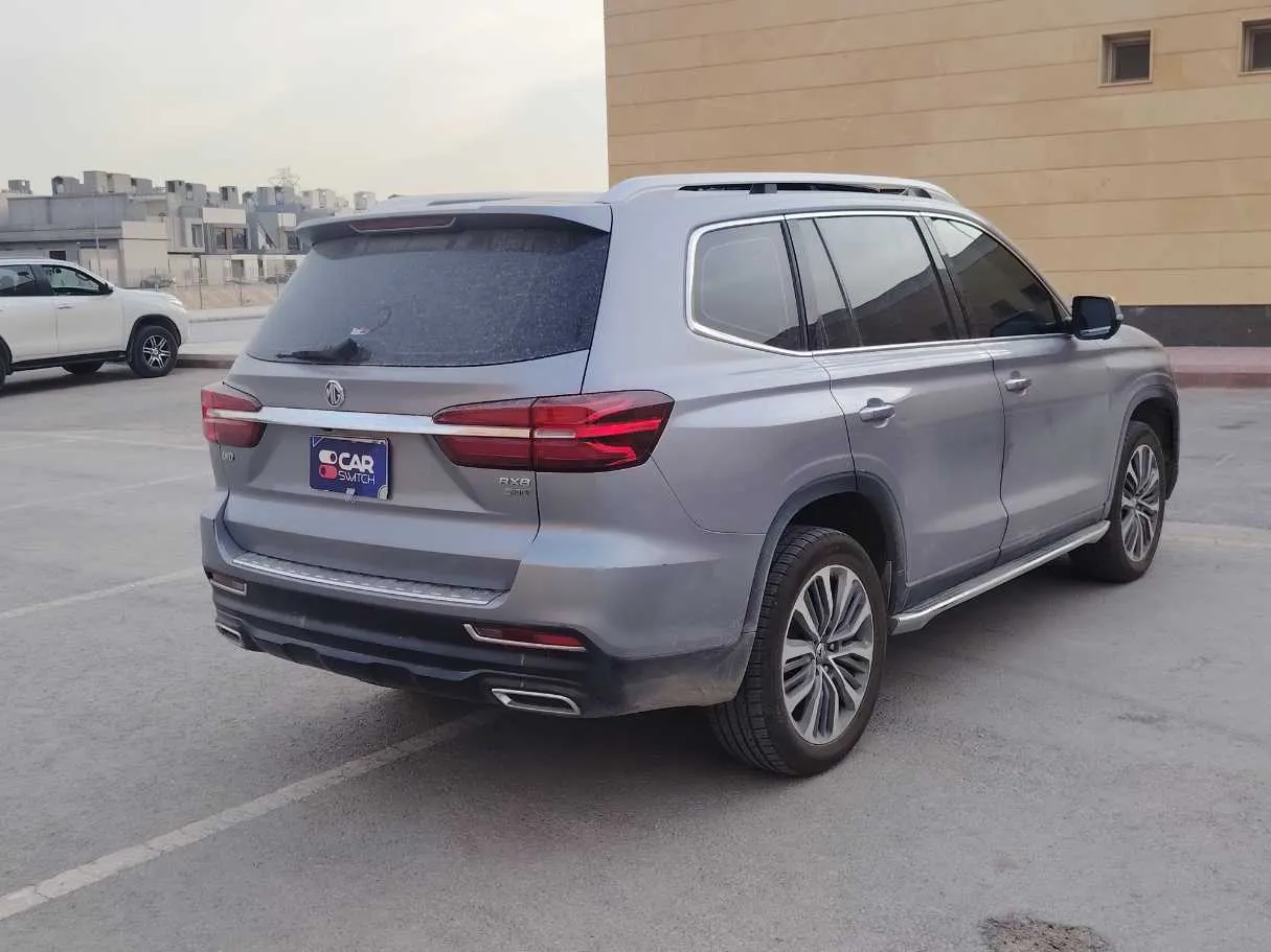 Car image 5