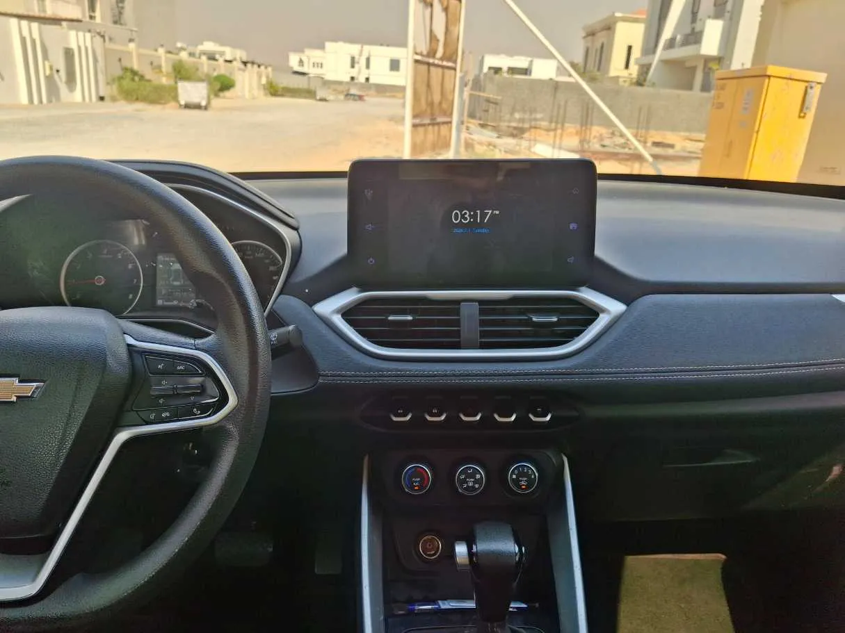 Car image 16