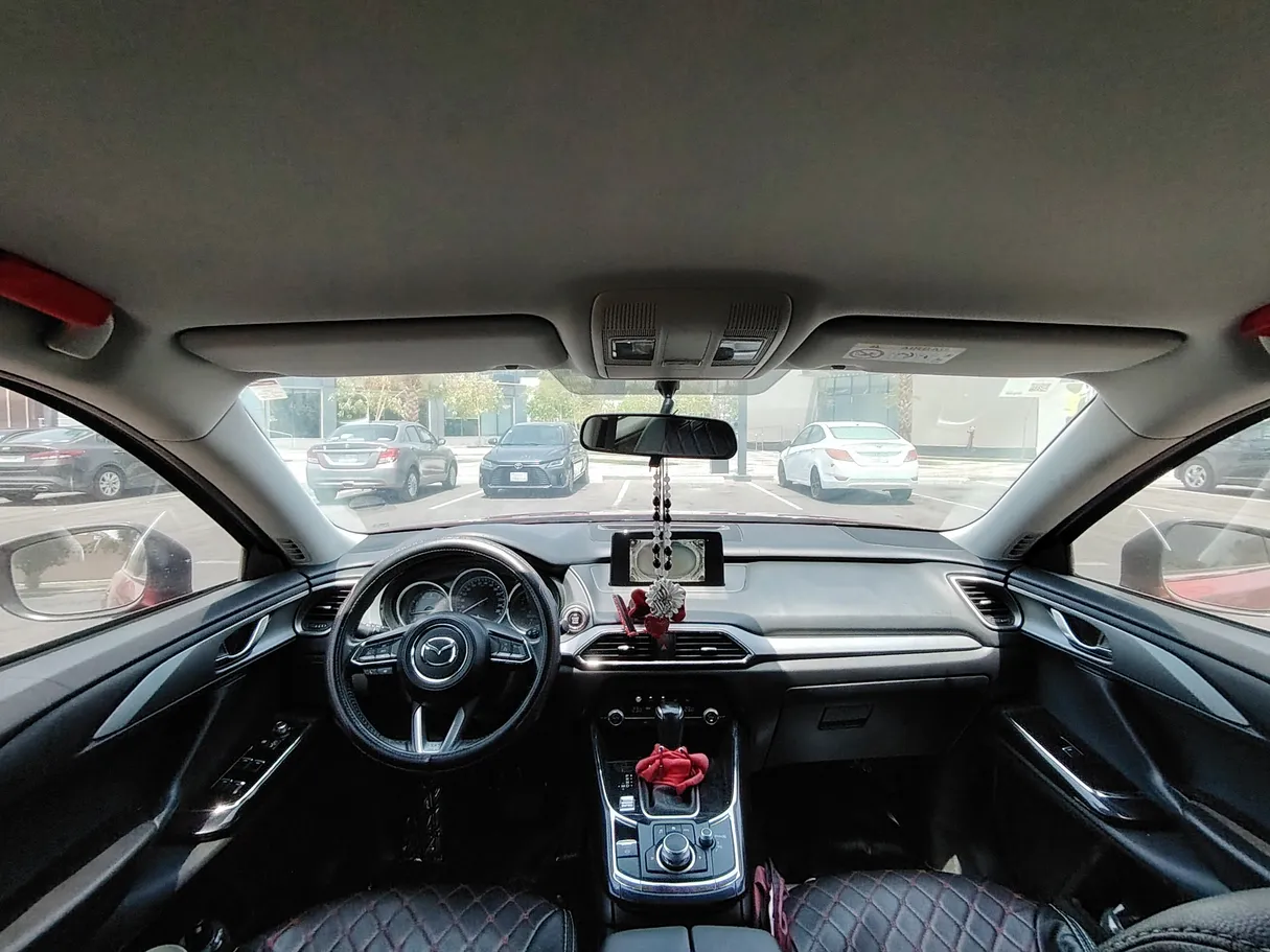 Car image 17