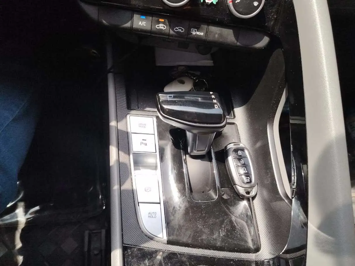 Car image 22