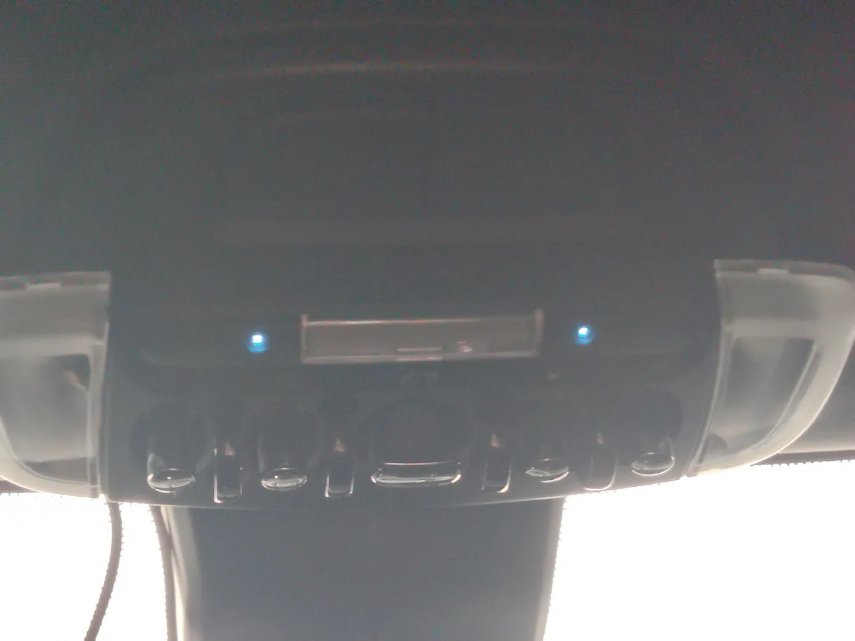 Car image 30