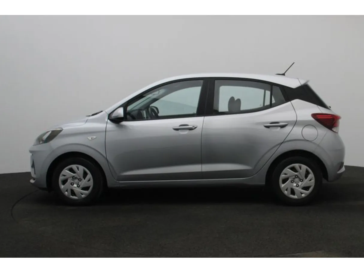 Car image 3