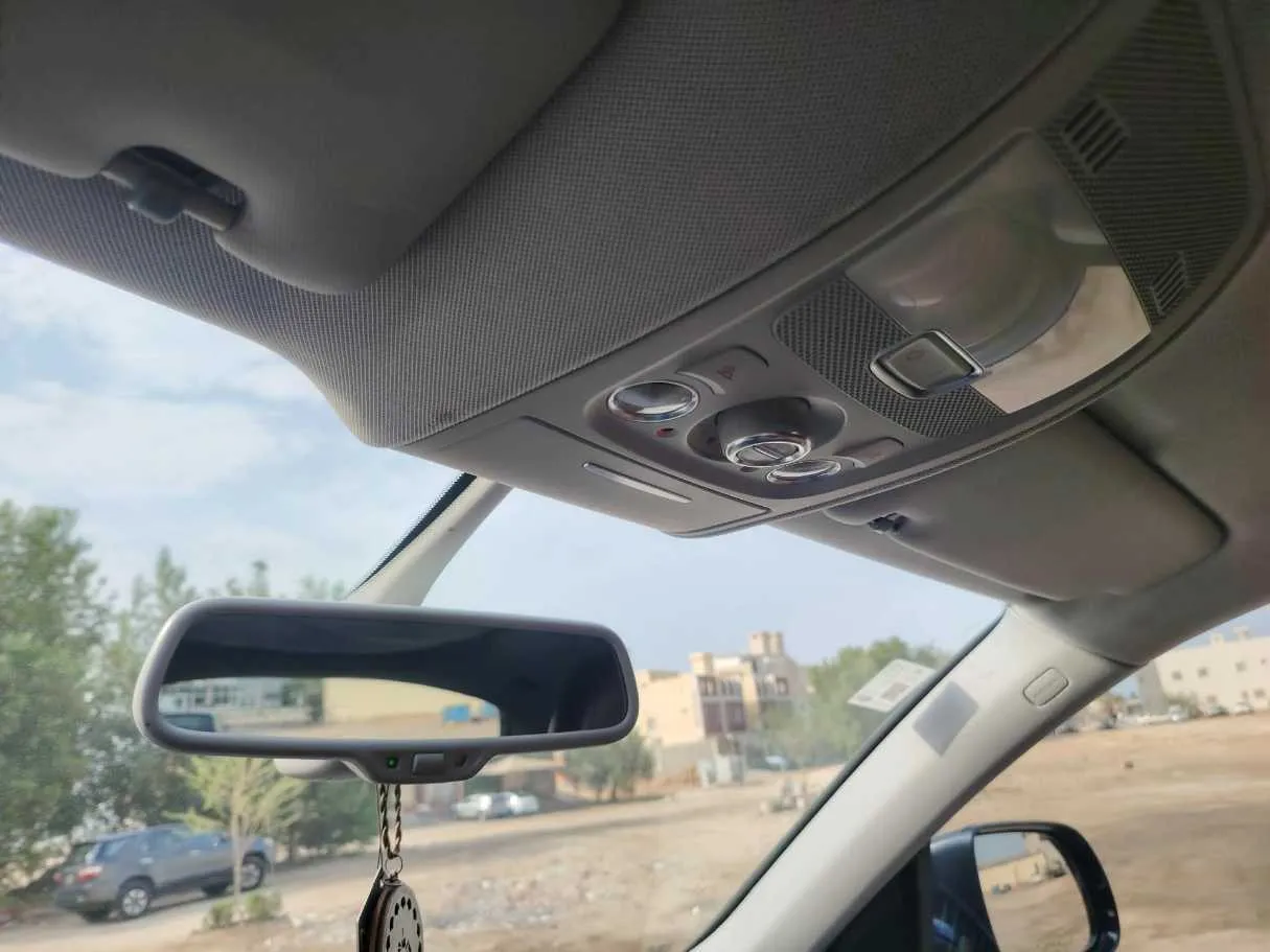 Car image 40