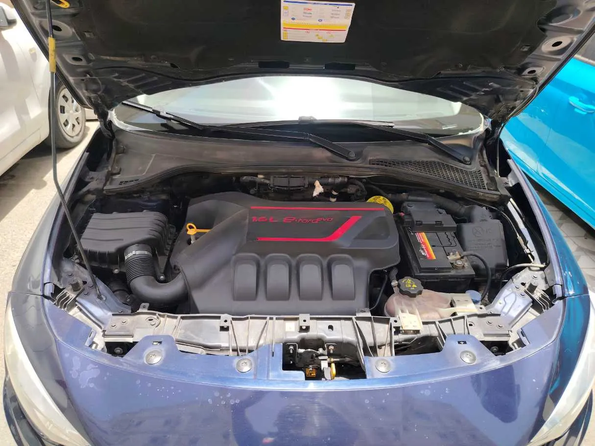 Car image 27