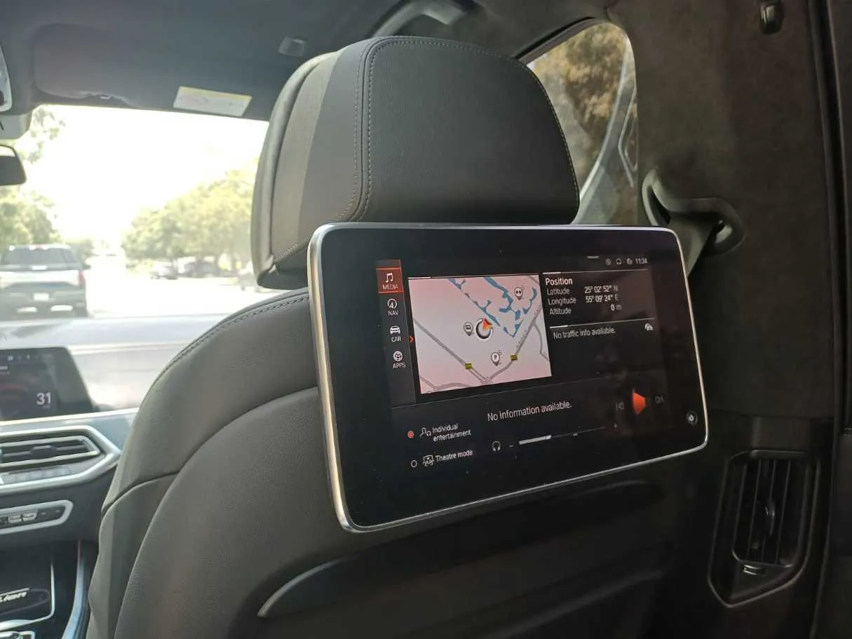 Car image 28