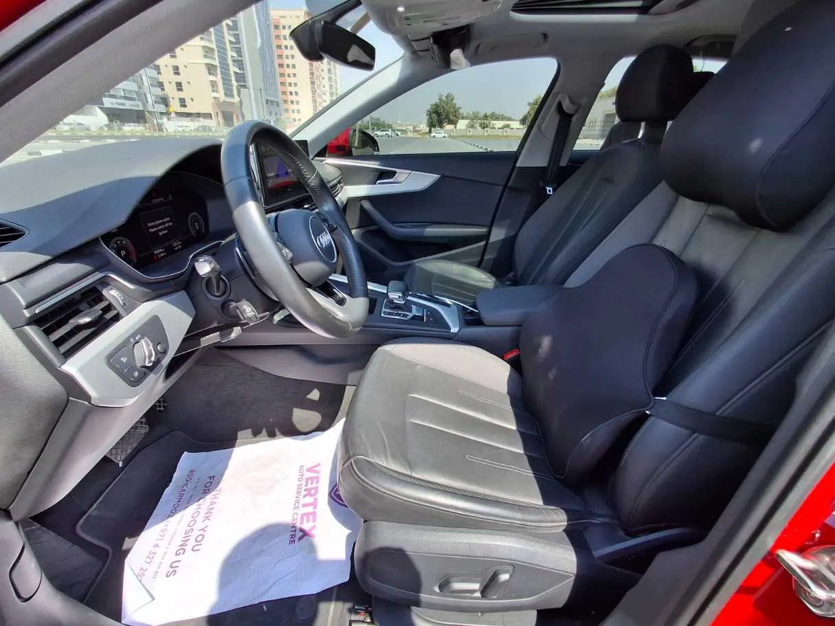 Car image 12