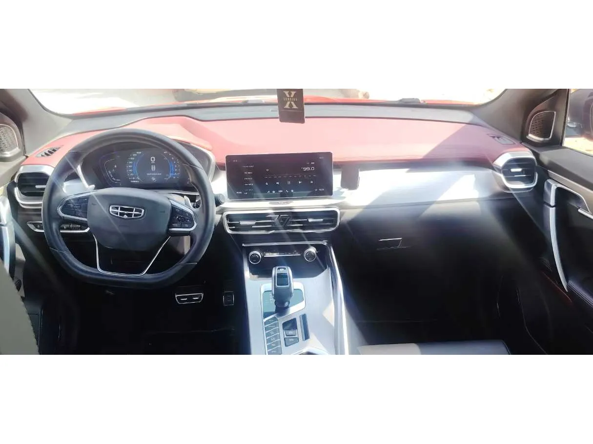 Car image 15
