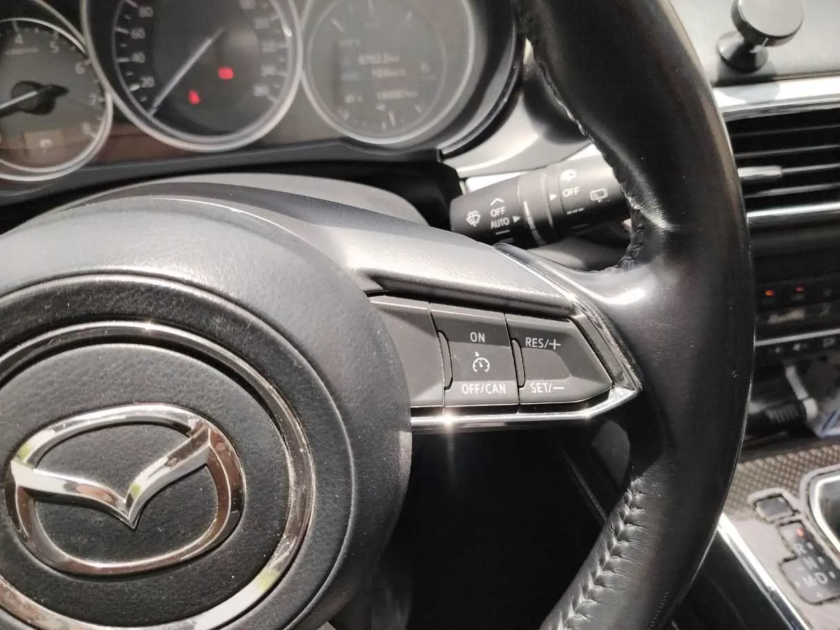 Car image 30