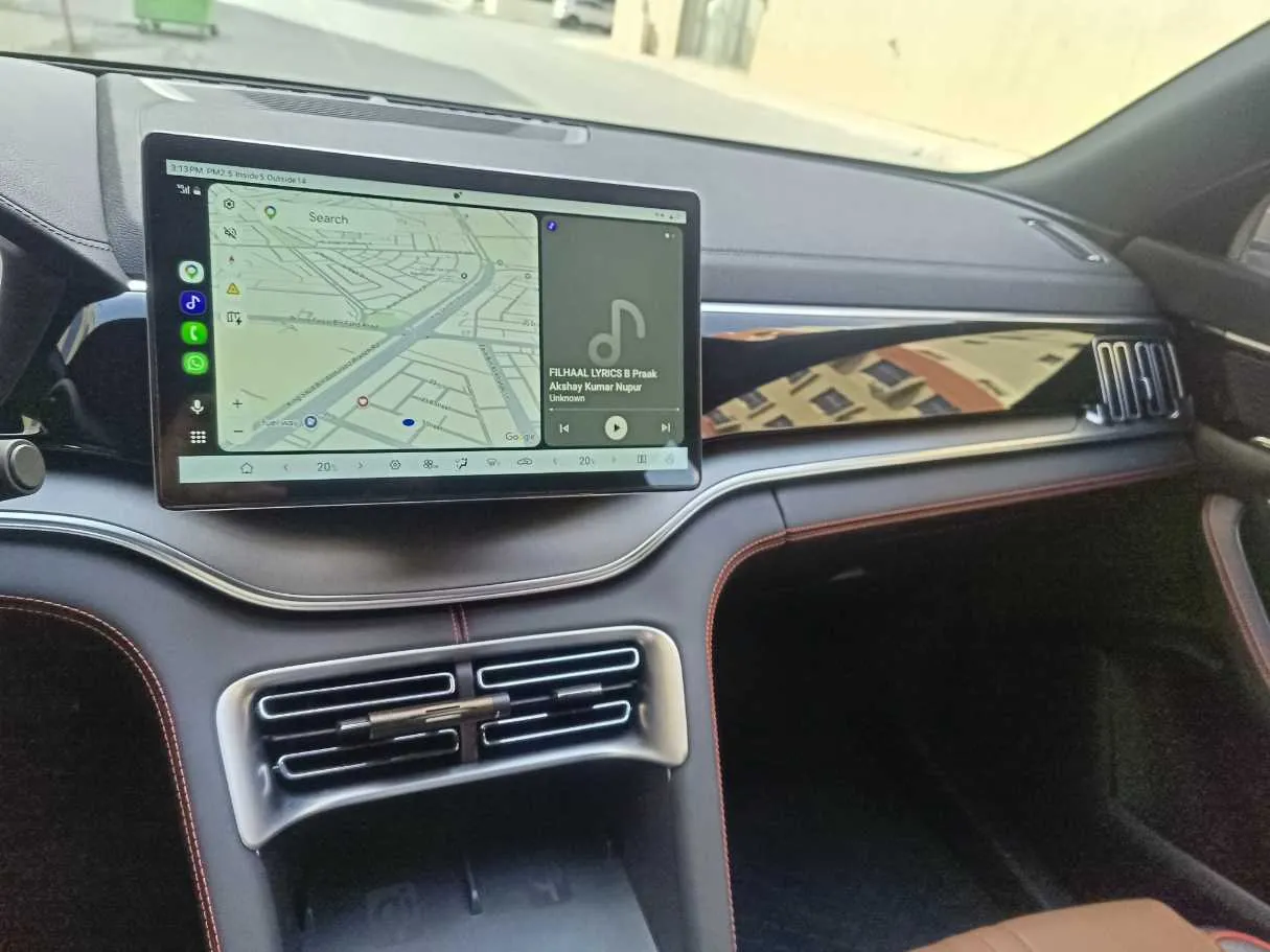 Car image 24