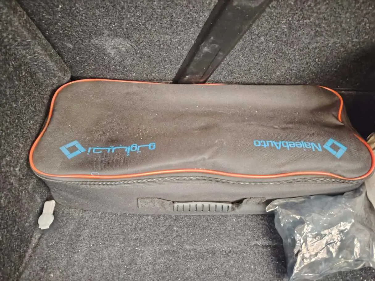 Car image 38
