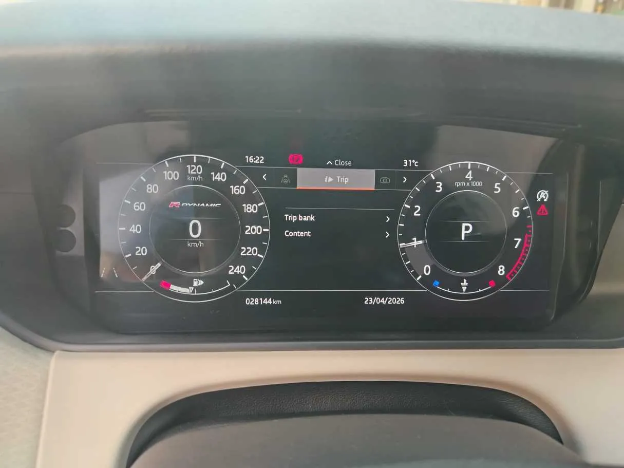 Car image 30