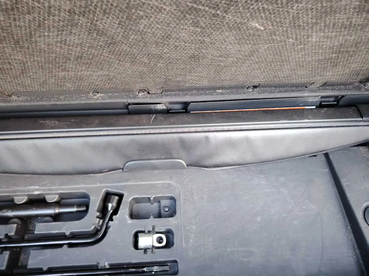 Car image 37