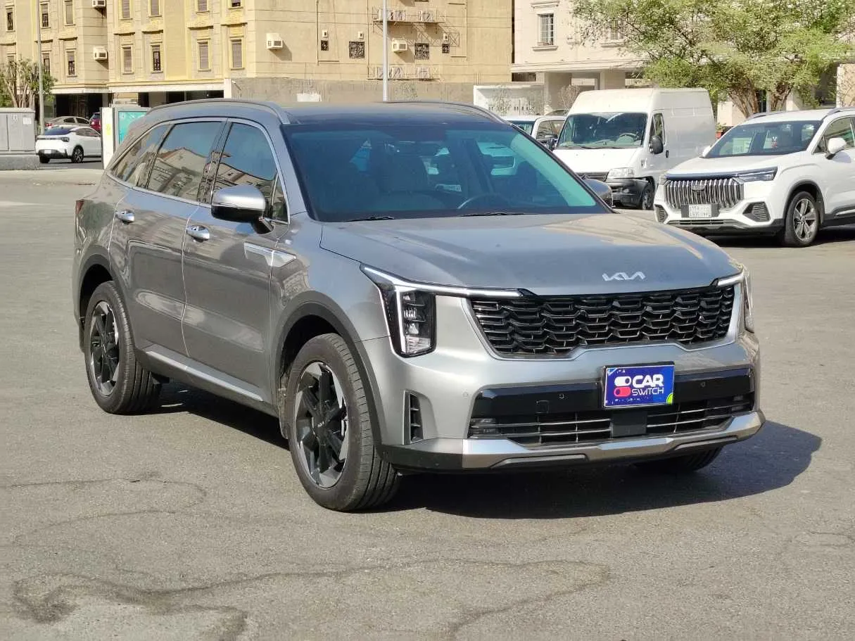 Car image 3
