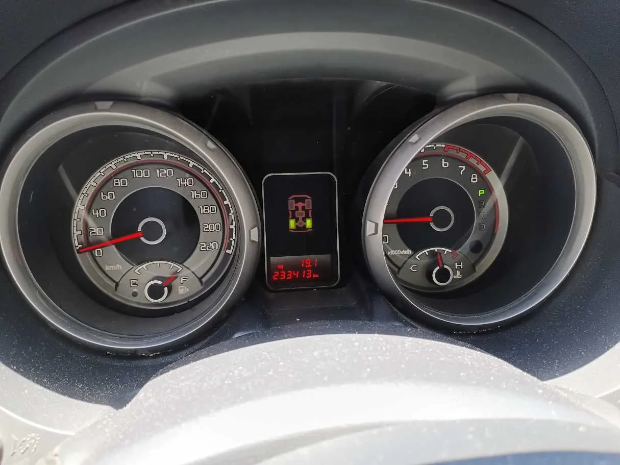 Car image 18